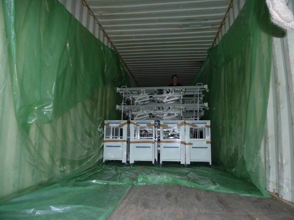 humanilog Transport Sachspenden International Children Help Paraguay Container mit Paletten